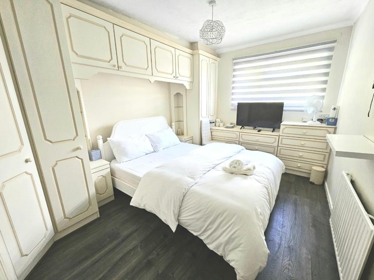 Jays-Rooms Pitsea المظهر الخارجي الصورة